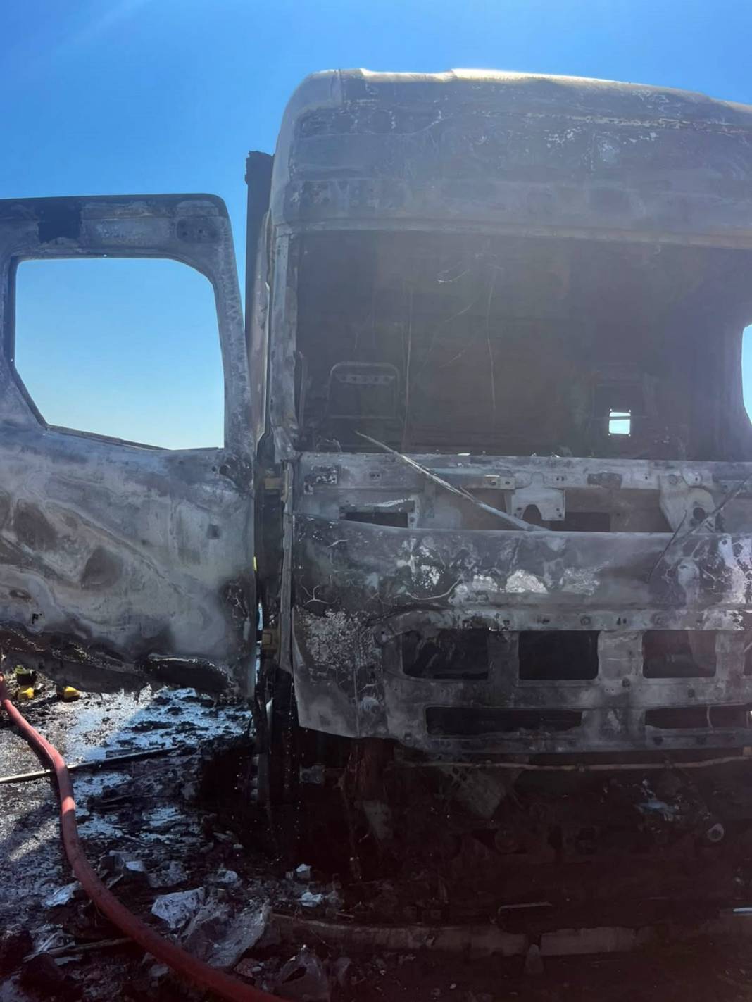 Konya'da seyir halindeki TIR'da yangın çıktı! 3